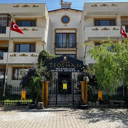 Grand Teos Apartment Eskiomerler